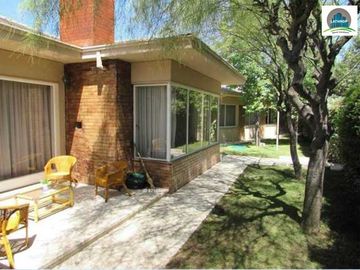 Venta de espaciosa y preciosa casa en centro de Los Andes
