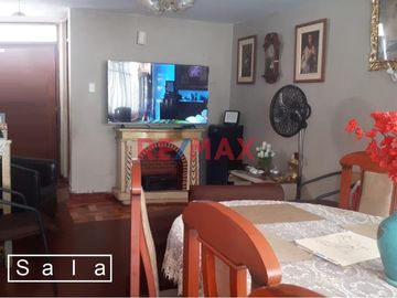 Casa De 2 Pisos 5 Habitaciones + Cuarto De Servicio + Cocherra Con 2 Ingresos Urb. Altamar La Perla Alta