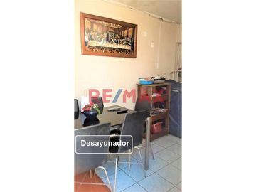 Casa De 2 Pisos 5 Habitaciones + Cuarto De Servicio + Cocherra Con 2 Ingresos Urb. Altamar La Perla Alta