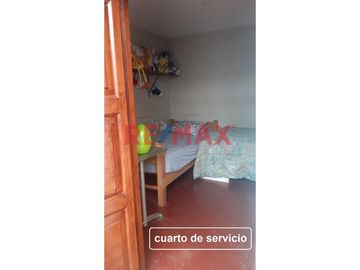 Casa De 2 Pisos 5 Habitaciones + Cuarto De Servicio + Cocherra Con 2 Ingresos Urb. Altamar La Perla Alta