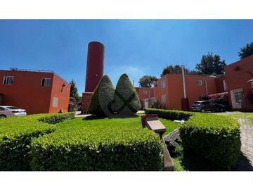 Casa en condominio en venta en Cuajimalpa con areas compartidas.