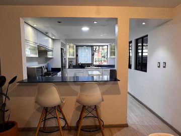 CASA EN VENTA EN LOMAS VERDES IMPECABLE