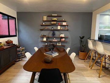CASA EN VENTA EN LOMAS VERDES IMPECABLE
