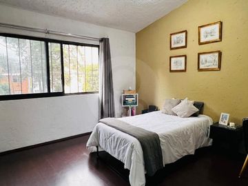 CASA EN VENTA EN LOMAS VERDES IMPECABLE