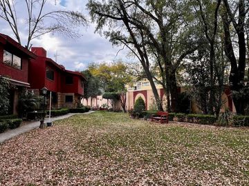 CASA EN VENTA EN LOMAS VERDES IMPECABLE