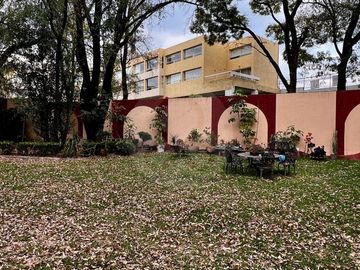CASA EN VENTA EN LOMAS VERDES IMPECABLE