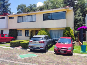 Hermosa y amplia casa en condominio en venta ideal familias grandes en San Pedro Martir, CDMX