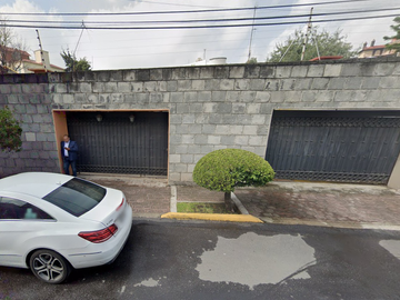 Hermosa y amplia casa en condominio en venta ideal familias grandes en San Pedro Martir, CDMX