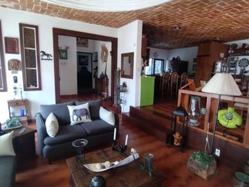 CASA DE UN NIVEL EN VENTA EN MEDIO DEL BOSQUE EN REAL DE MONTECASINO MORELOS