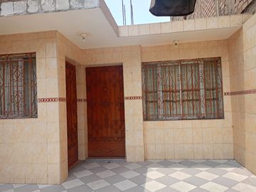 VENDO CASA  120 M2. URB. TOMAS VALLE SAN MARTIN DE PORRES