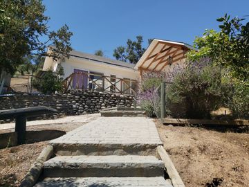 HERMOSA PARCELA CON CASA EN CONDOMINIO CONSOLIDADO