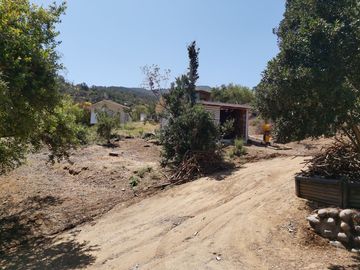 HERMOSA PARCELA CON CASA EN CONDOMINIO CONSOLIDADO