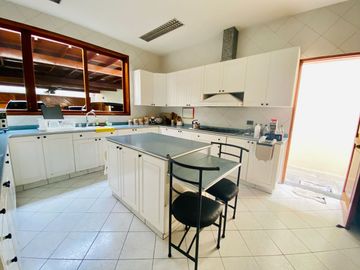 VENTA DE BELLA CASA DE LUJO EN PERFECTAS CONDICIONES