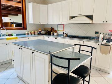 VENTA DE BELLA CASA DE LUJO EN PERFECTAS CONDICIONES