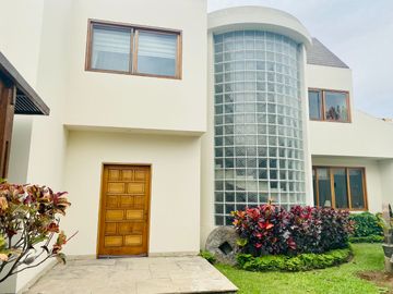 VENTA DE BELLA CASA DE LUJO EN PERFECTAS CONDICIONES