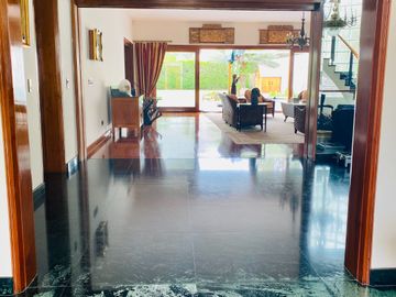 VENTA DE BELLA CASA DE LUJO EN PERFECTAS CONDICIONES