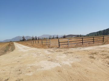 HERMOSO CAMPO DE 48 HECTAREAS PLANAS CON DERECHOS DE AGUA AGUA