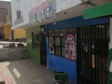 Venta de local comercial en  Av. Huaura frente a la plaza civica Mi Perú