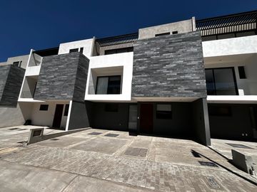 Venta de casa en Zibatá, Querétaro