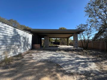 Lote residencial en venta bardeado en Haras del Bosque