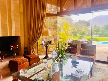 VENTA DE BELLA CASA MUY BIEN CONSERVADA