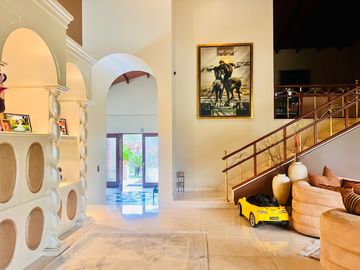 VENTA DE BELLA CASA MUY BIEN CONSERVADA
