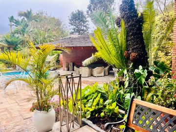 VENTA DE BELLA CASA MUY BIEN CONSERVADA