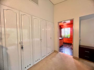 VENTA DE BELLA CASA MUY BIEN CONSERVADA