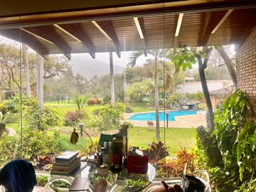 VENTA DE BELLA CASA MUY BIEN CONSERVADA