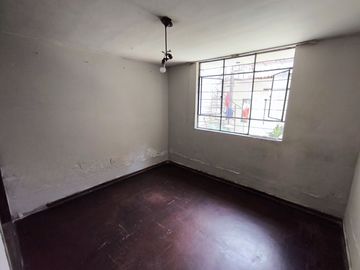 VENTA DE CASA 1ER PISO-LOS OLIVOS