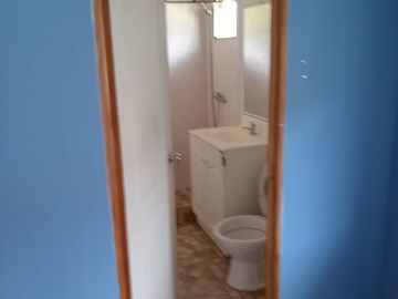 SE VENDE o ARRIENDA CABAÑA DE  3D 2B  A PASOS LAGO COLBUN  EL COLORADO, SAN CLEMENTE CHILE