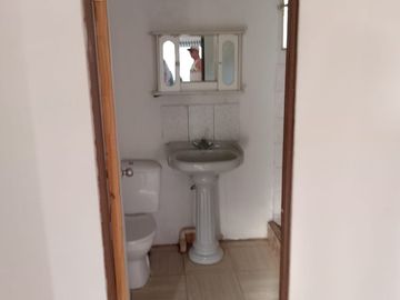 SE VENDE o ARRIENDA CABAÑA DE  3D 2B  A PASOS LAGO COLBUN  EL COLORADO, SAN CLEMENTE CHILE