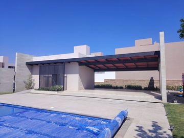 Venta de casa en altos del marques, a un costado del Campanario