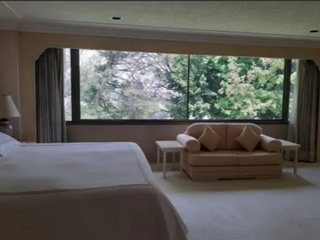 CASA EN REMATE EN BOSQUES DE LAS LOMAS CDMX