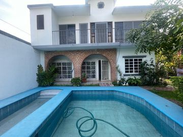 ¡¡VENDO CASA CON ALBERCA 300M2 Y 5 HAB EN LA COL BENITO JUAREZ CUAUTLA MORELOS!!