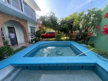 ¡¡VENDO CASA CON ALBERCA 300M2 Y 5 HAB EN LA COL BENITO JUAREZ CUAUTLA MORELOS!!