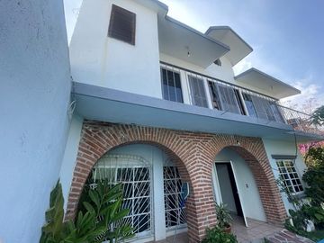 ¡¡VENDO CASA CON ALBERCA 300M2 Y 5 HAB EN LA COL BENITO JUAREZ CUAUTLA MORELOS!!