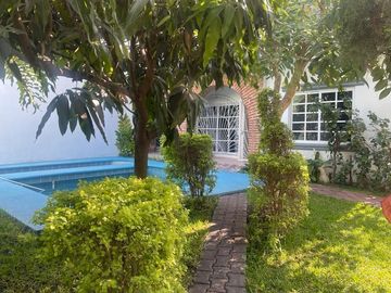 ¡¡VENDO CASA CON ALBERCA 300M2 Y 5 HAB EN LA COL BENITO JUAREZ CUAUTLA MORELOS!!