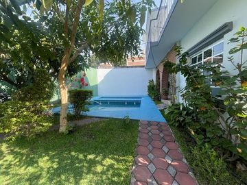 ¡¡VENDO CASA CON ALBERCA 300M2 Y 5 HAB EN LA COL BENITO JUAREZ CUAUTLA MORELOS!!