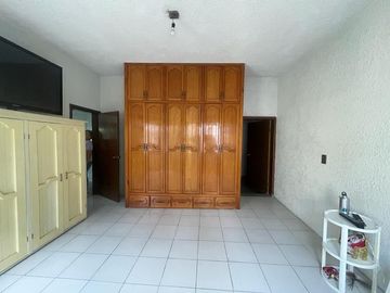 ¡¡VENDO CASA CON ALBERCA 300M2 Y 5 HAB EN LA COL BENITO JUAREZ CUAUTLA MORELOS!!