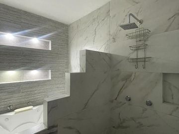 ¡¡VENDO CASA CON ALBERCA 300M2 Y 5 HAB EN LA COL BENITO JUAREZ CUAUTLA MORELOS!!