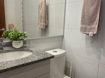 SE VENDE ACOGEDOR Y SOLEADO DEPARTAMENTO PLAN DE VIÑA