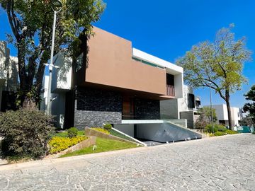 Residencia Nueva en Coto en Venta en Colinas de San Javier, Zona Andares Zapopan