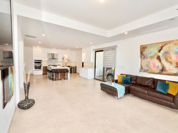 MODERNA CASA EN VENTA AL NORTE DE HERMOSILLO EN SANTA LUCIA RESIDENCIAL