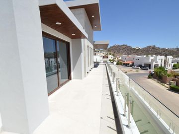 MODERNA CASA EN VENTA AL NORTE DE HERMOSILLO EN SANTA LUCIA RESIDENCIAL