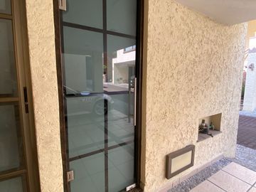 VENTA EXCLUSIVA Y MODERNA CASA EN CONDOMINIO DE EN OLIVAR DE LOS PADRES