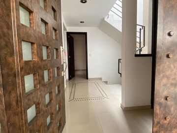 VENTA EXCLUSIVA Y MODERNA CASA EN CONDOMINIO DE EN OLIVAR DE LOS PADRES