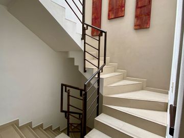 VENTA EXCLUSIVA Y MODERNA CASA EN CONDOMINIO DE EN OLIVAR DE LOS PADRES