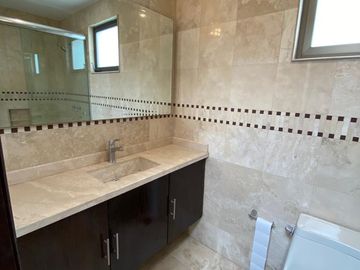 VENTA EXCLUSIVA Y MODERNA CASA EN CONDOMINIO DE EN OLIVAR DE LOS PADRES