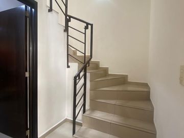 VENTA EXCLUSIVA Y MODERNA CASA EN CONDOMINIO DE EN OLIVAR DE LOS PADRES